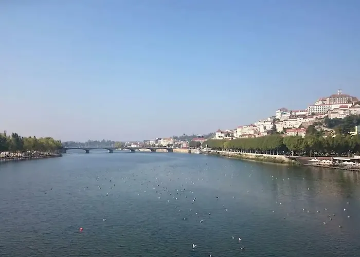 Central, Moderno E Luminoso - Self Check In コインブラ